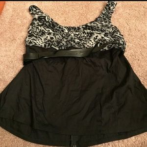 Flattering leopard tank/ dress shirt